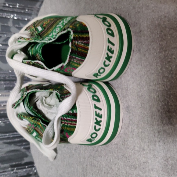 Rocket Dog size 61/2 not true to size they run big. - Picture 3 of 5